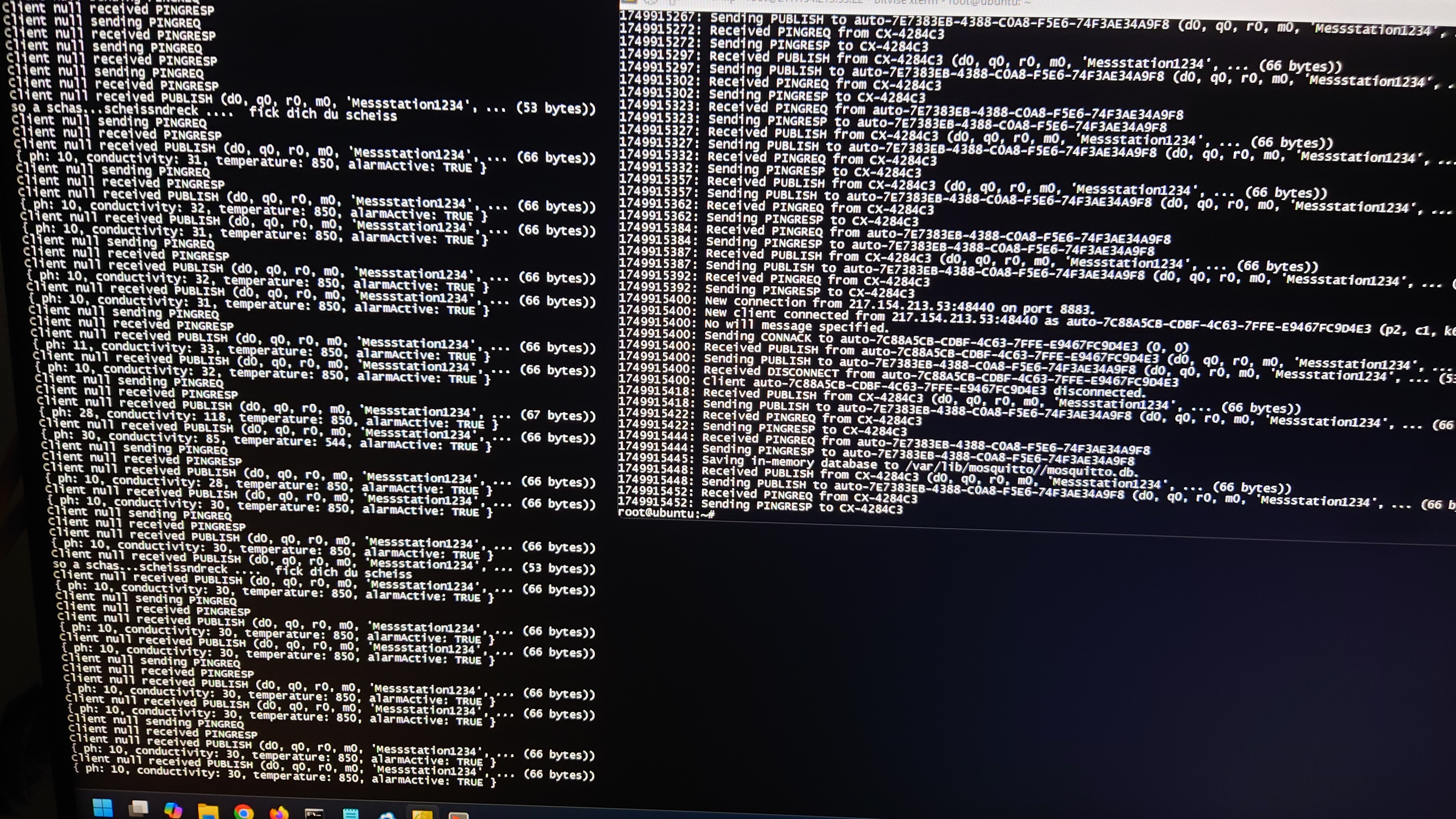 2 ssh-terminals auf einem Monitor, sie zeigen was der verbundene Server gerade macht